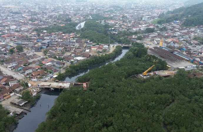 Ponte Anêmonas, que ligará Fátima e Guanabara, chega a 50% de execução