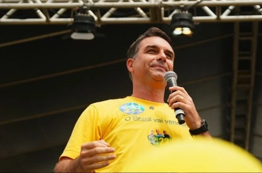 Flávio Bolsonaro cumpre agenda política em Joinville e Chapecó neste sábado