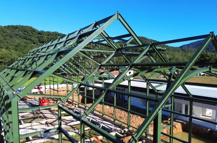 Prefeitura de Joinville assina contrato para retomar obras do Palácio das Orquídeas