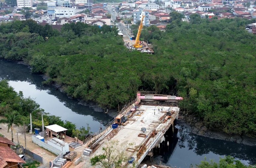Ponte Anêmonas terá novo lançamento de oito vigas na segunda-feira