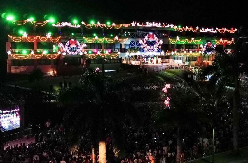 Abertura do Natal de Joinville encanta 40 mil pessoas com espetáculo que resgatou as tradições natalinas