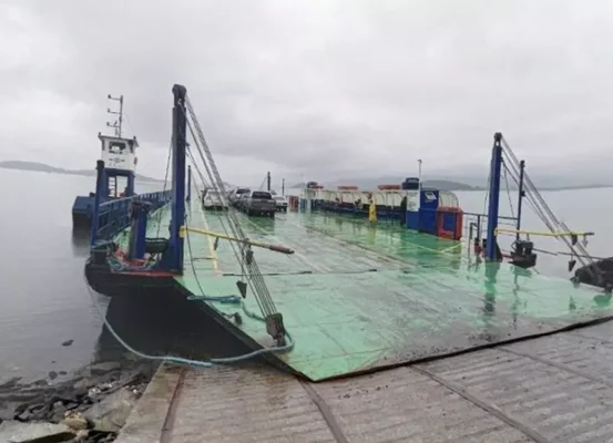 Balsa do Ferry Boat que liga Joinville a Vila da Glória é interditada