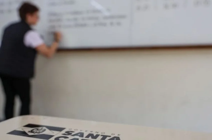 SC abre concurso com até 10 mil vagas na Educação nesta segunda