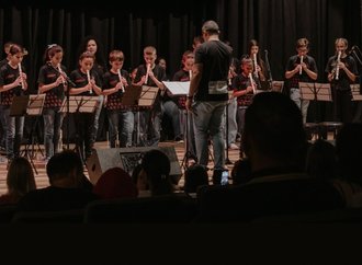 Concerto gratuito no Shopping Mueller reúne Coldplay, Beatles e trilhas de cinema