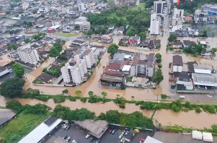 Defesa Civil prevê chuva forte até segunda-feira em Santa Catarina