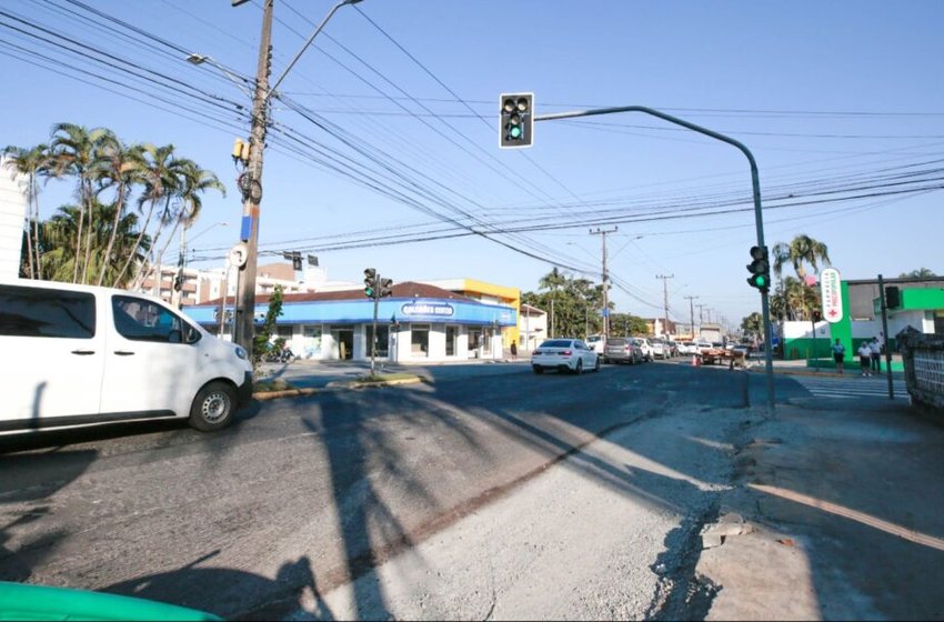 Dois cruzamentos da rua Coronel Procópio Gomes ficarão em meia pista para continuidade das obras