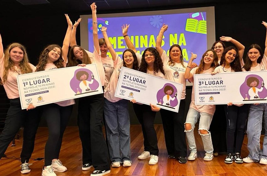 Escolas Municipais de Joinville são premiadas na final do projeto Meninas na Tecnologia