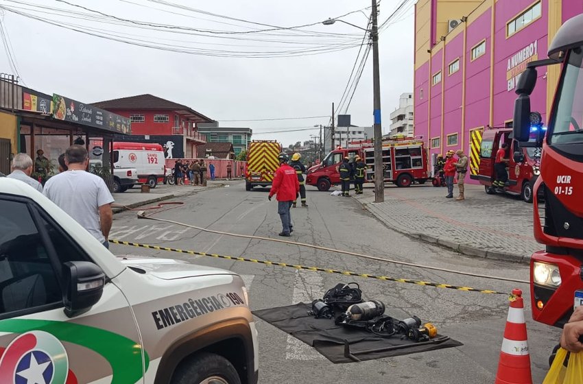 Homem morre após incendiar restaurante em Joinville; quatro ficam feridos