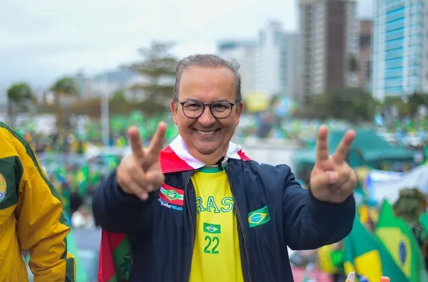 Jorginho Mello é reeleito governador de SC no primeiro turno