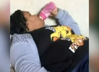 Justiça autoriza prisão domiciliar para mulher que fingiu ter 12 anos em Joinville