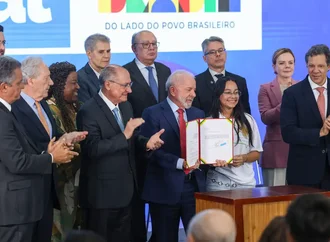 Lula sanciona lei contra adultização de crianças nas redes