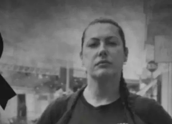 Motociclista de 46 anos morre após colisão em barreira de proteção na BR-101, em Joinville