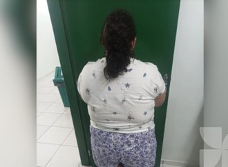 Mulher de 37 anos é presa em Joinville por se passar por adolescente de 12