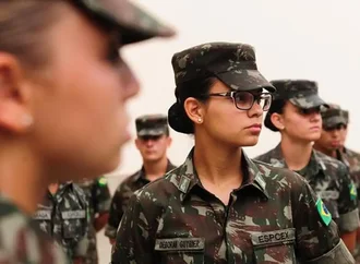 Mulheres poderão se alistar no serviço militar aos 18 anos