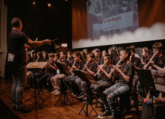 Orquestra de flautas encanta Joinville com apresentações gratuitas em outubro