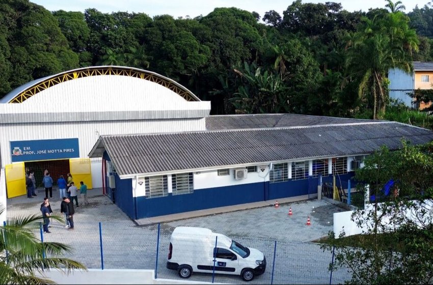 Prefeitura de Joinville inaugura quadra coberta na Escola José Motta Pires