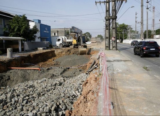 Prefeitura de Joinville trabalha em obras de duplicação de trecho da avenida Santos Dumont