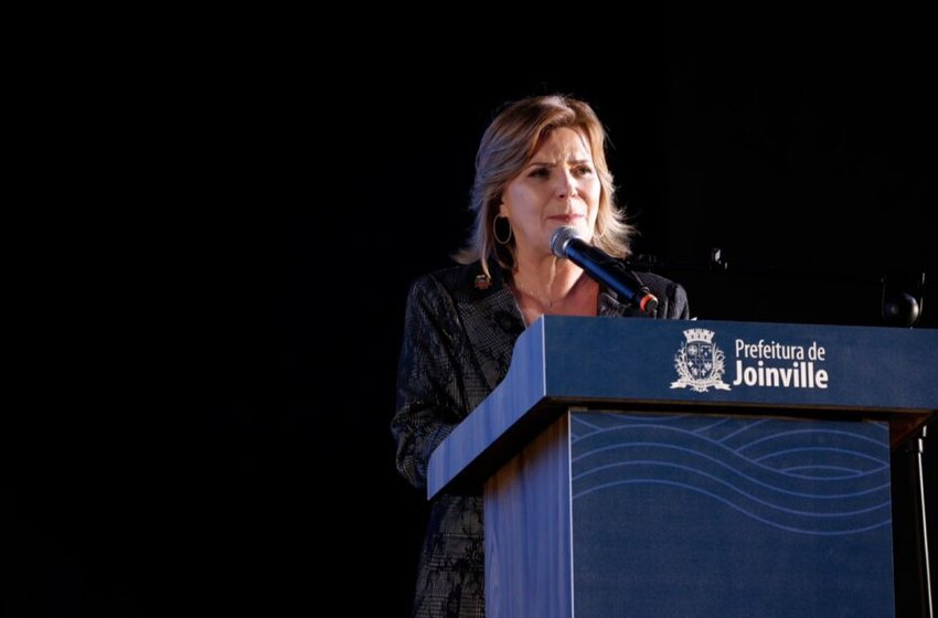 Rejane Gambin assume como primeira prefeita de Joinville em 175 anos