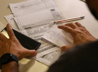 Salário mínimo de R$ 1.621 começa a ser pago nesta segunda