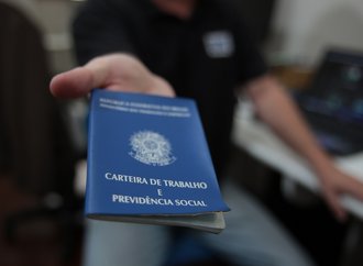 Santa Catarina bate recorde semanal de 2024 com quase 11 mil vagas de emprego no Sine