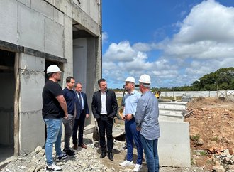 Secretário da Saúde acompanha obras do novo Hospital de Araquari e debate atendimentos especializados