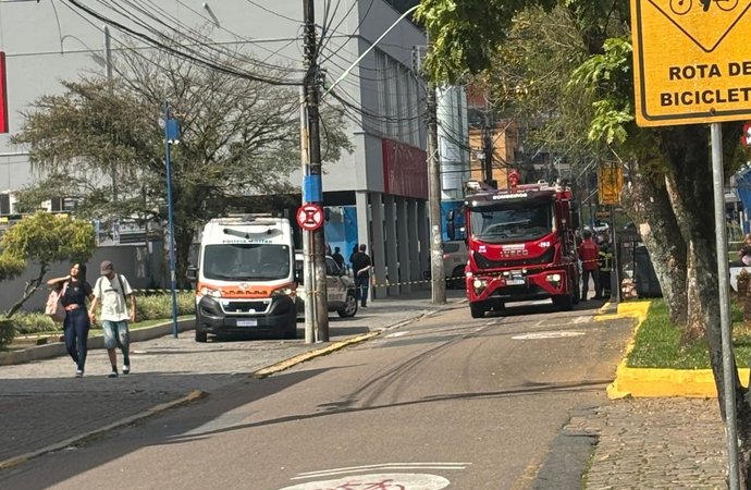 Suspeita de bomba isola agência bancária e mobiliza Bope no Centro de Joinville