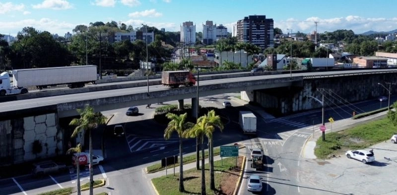 Novas faixas na Ottokar Doerffel reduzem em 30% o tempo de acesso à BR-101 em Joinville