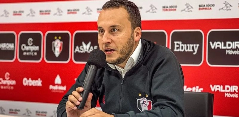 Darthanhan Oliveira anuncia renúncia à presidência do Joinville