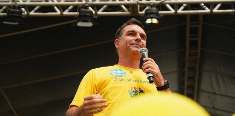 Flávio Bolsonaro cumpre agenda política em Joinville e Chapecó neste sábado