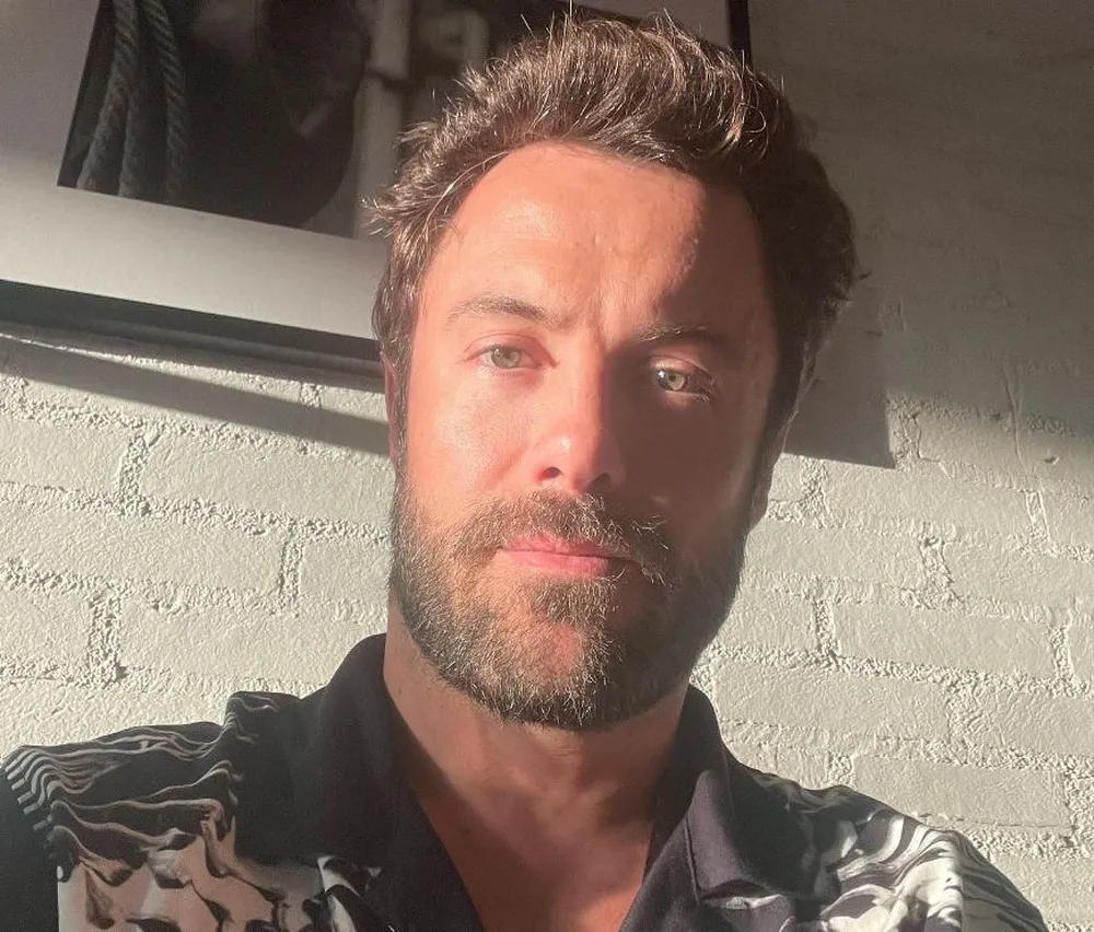 Ator Kayky Brito é atropelado no Rio e levado ao hospital; estado é grave