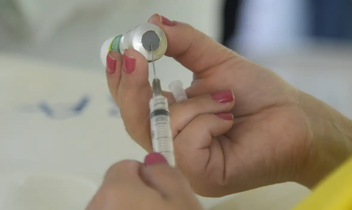 Campanha de vacinação contra a gripe começa nesta segunda