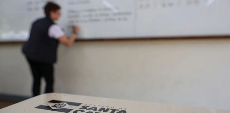 SC abre concurso com até 10 mil vagas na Educação nesta segunda
