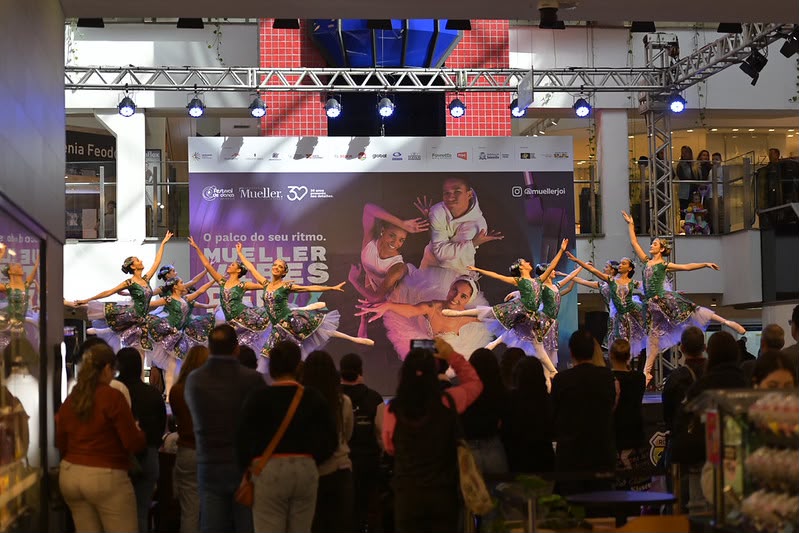 Joinville promove capacitação gratuita para turismo e serviços antes do Festival de Dança