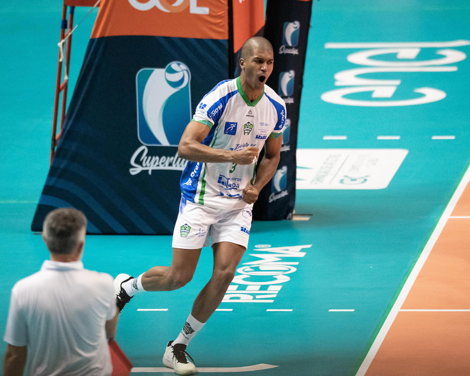 Joinville Vôlei encara neste domingo primeiro desafio pelas quartas de final da Superliga