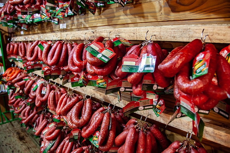 Linguiça Blumenau ganha selo de Indicação Geográfica e só poderá ser fabricada em 16 cidades de SC