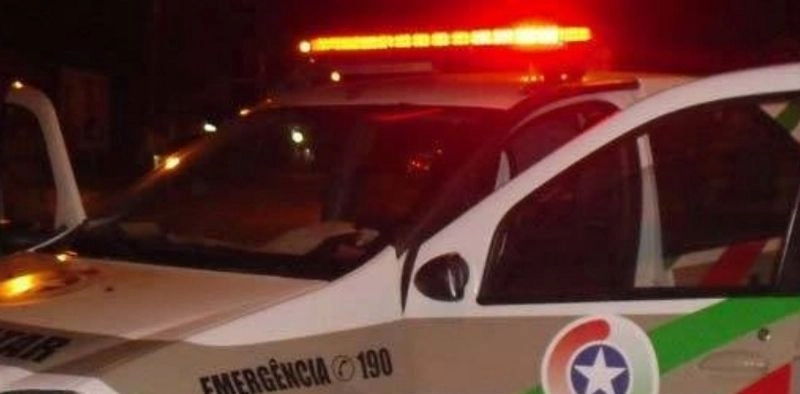 Homem é preso após agredir esposa e deixá-la sem visão em Guaramirim
