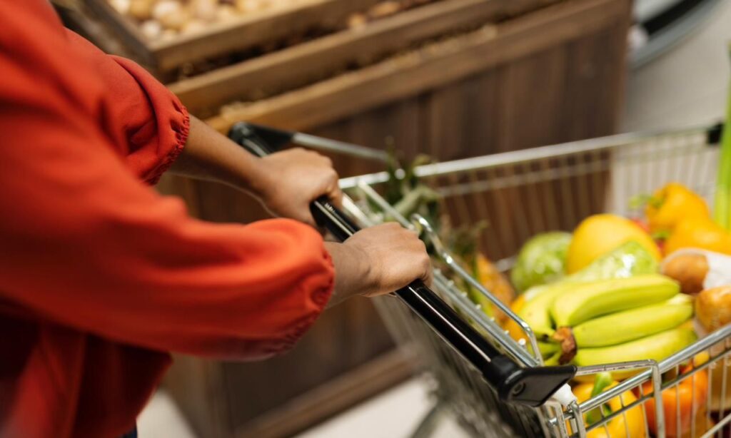 Procon de Joinville divulga pesquisa de preços da cesta básica e itens de churrasco